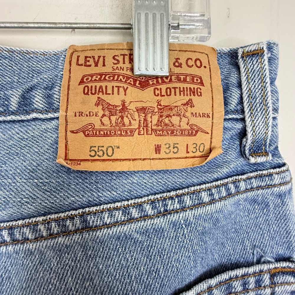Vintage Levi's Jeans Mens 35x30 550 Relaxed Fit Light Wash Denim Tapered Leg - Picture 6 of 8